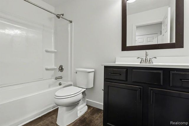 529 Swan River Drive, Benton Harbor, MI 49022