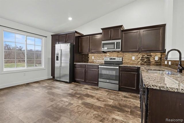 529 Swan River Drive, Benton Harbor, MI 49022