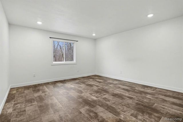 529 Swan River Drive, Benton Harbor, MI 49022