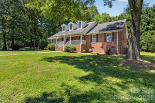 8234 Dennis Road, Charlotte, NC 28227