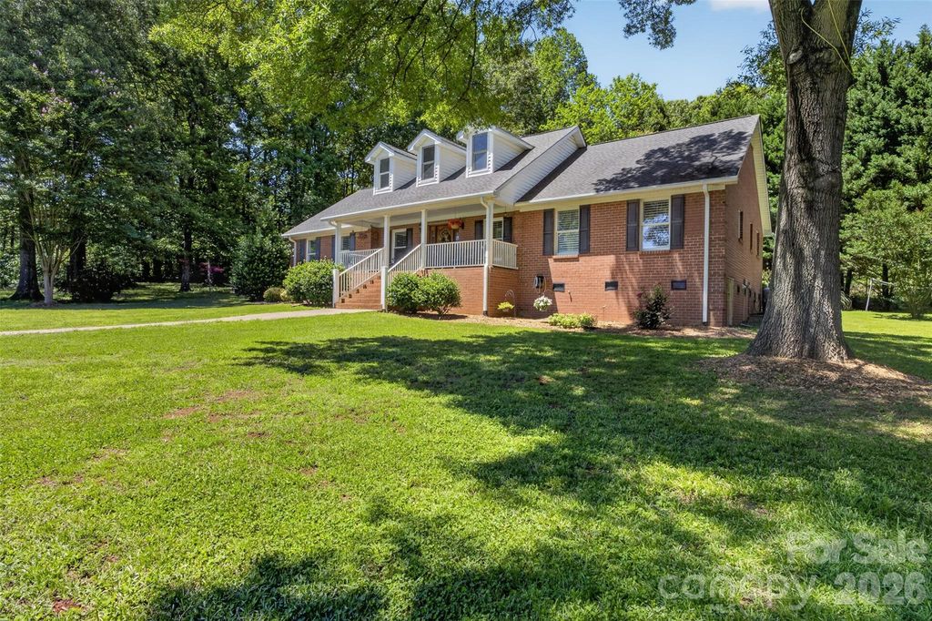 8234 Dennis Road, Charlotte, NC 28227