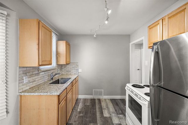 3814 Thomas Avenue, Berkley, MI 48072