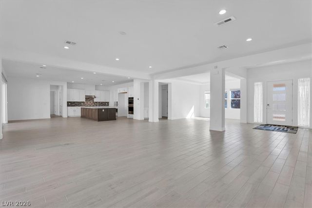 8863 Italian Trotter Court, Las Vegas, NV 89113