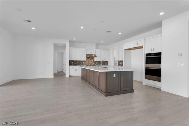 8863 Italian Trotter Court, Las Vegas, NV 89113