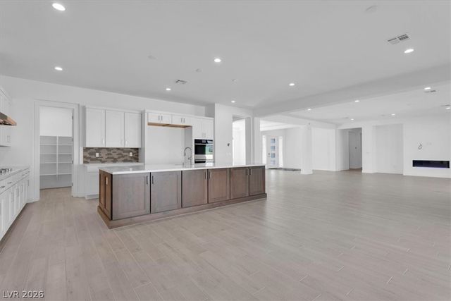 8863 Italian Trotter Court, Las Vegas, NV 89113