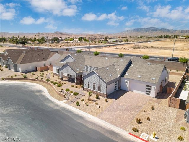 8863 Italian Trotter Court, Las Vegas, NV 89113