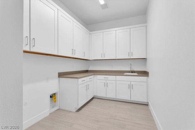 8863 Italian Trotter Court, Las Vegas, NV 89113