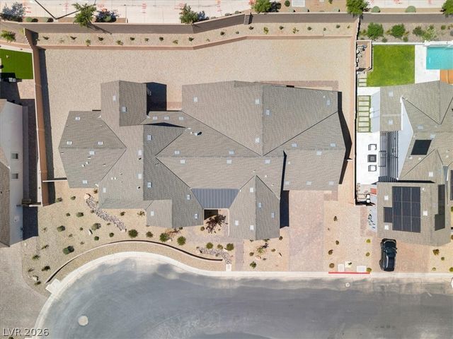 8863 Italian Trotter Court, Las Vegas, NV 89113