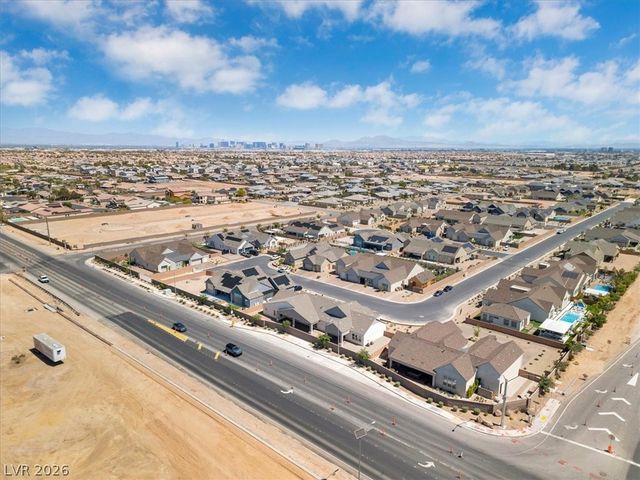 8863 Italian Trotter Court, Las Vegas, NV 89113