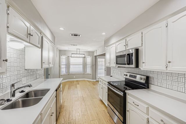 116 NE Alsbury Boulevard, Burleson, TX 76028