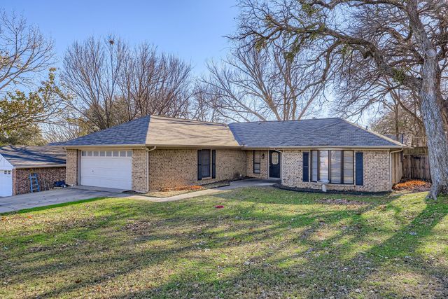 116 NE Alsbury Boulevard, Burleson, TX 76028