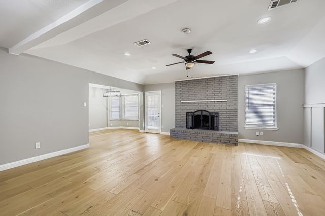 116 NE Alsbury Boulevard, Burleson, TX 76028