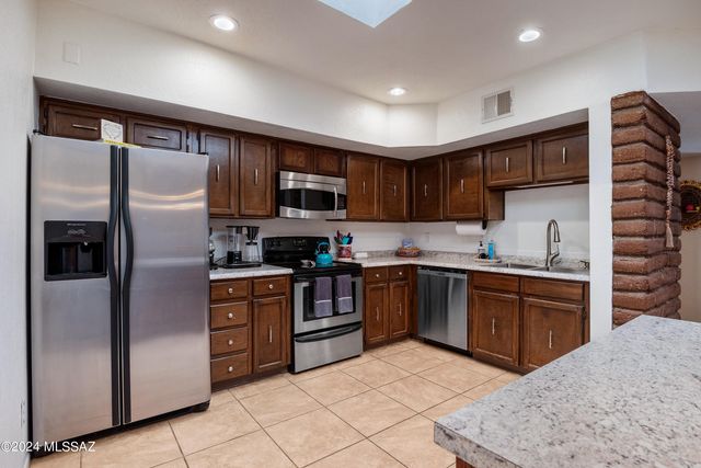 1341 E Ellis Drive, Tucson, AZ 85719
