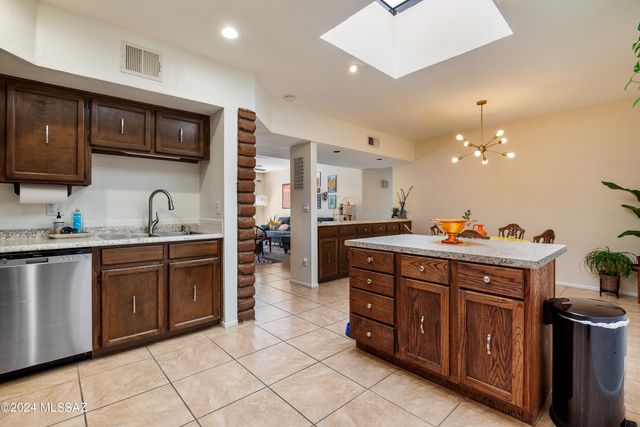 1341 E Ellis Drive, Tucson, AZ 85719