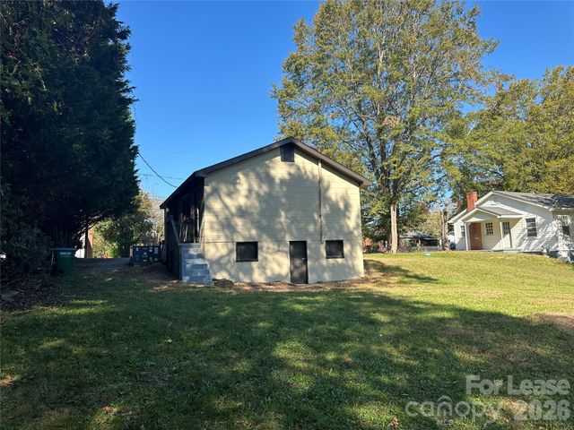 111 Hillcrest Drive, Bessemer City, NC 28016