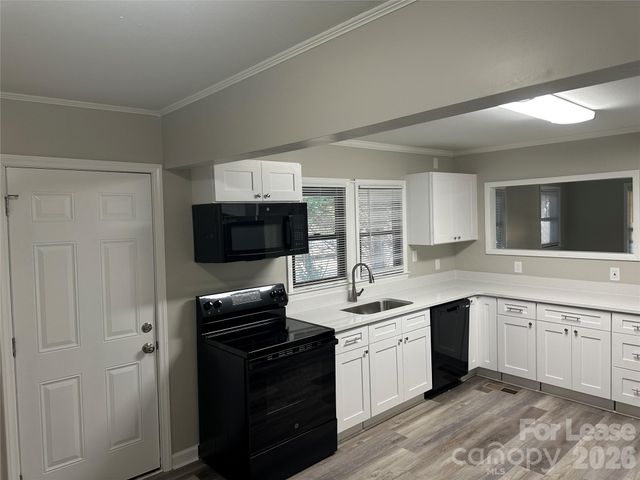 111 Hillcrest Drive, Bessemer City, NC 28016