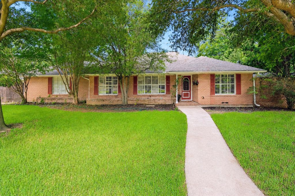 205 Thompson Drive, Richardson, TX 75080