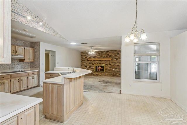 100 Oviedo St, Gulf Breeze, FL 32561