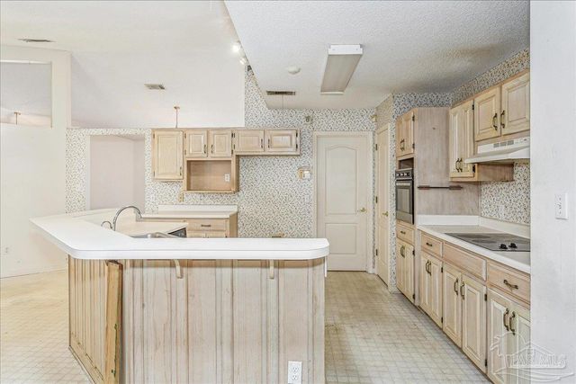 100 Oviedo St, Gulf Breeze, FL 32561