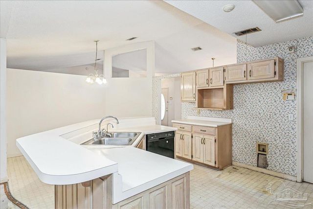 100 Oviedo St, Gulf Breeze, FL 32561