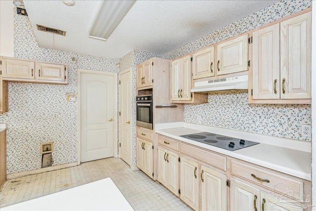 100 Oviedo St, Gulf Breeze, FL 32561