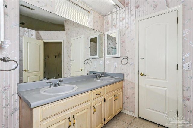 100 Oviedo St, Gulf Breeze, FL 32561