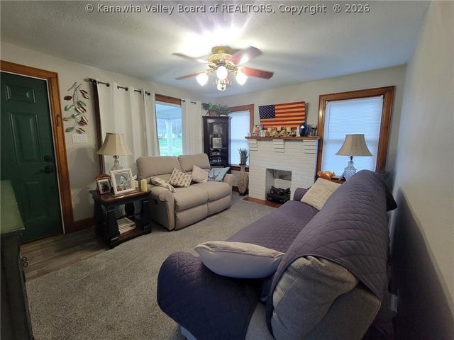 13510 Gatewood Avenue, Chesapeake, WV 25315