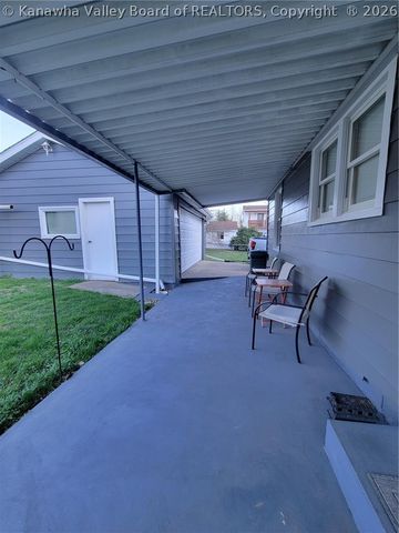 13510 Gatewood Avenue, Chesapeake, WV 25315