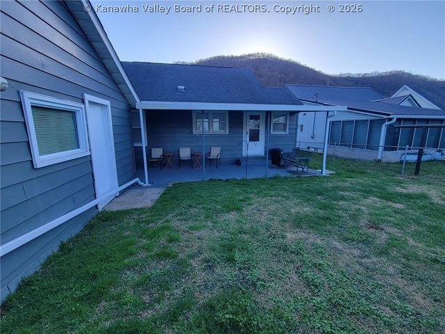 13510 Gatewood Avenue, Chesapeake, WV 25315