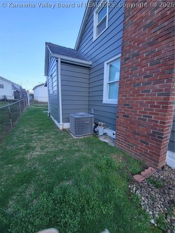 13510 Gatewood Avenue, Chesapeake, WV 25315