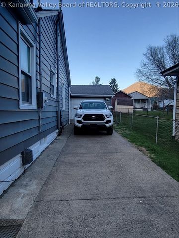 13510 Gatewood Avenue, Chesapeake, WV 25315