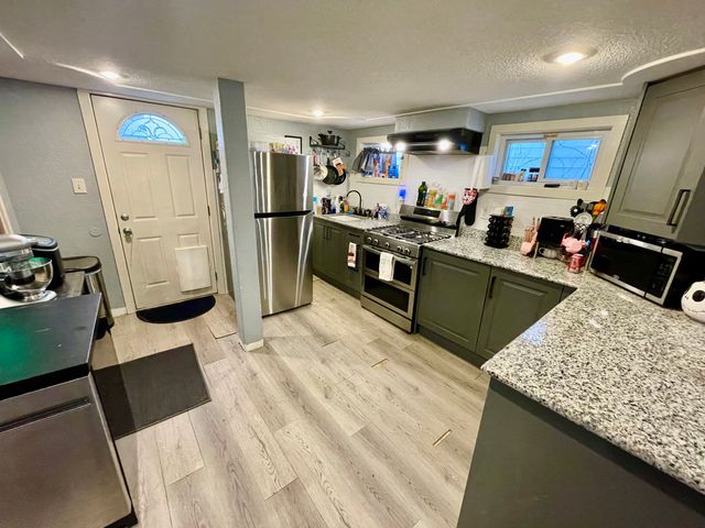 8 Oak Street, Winchester, CT 06098