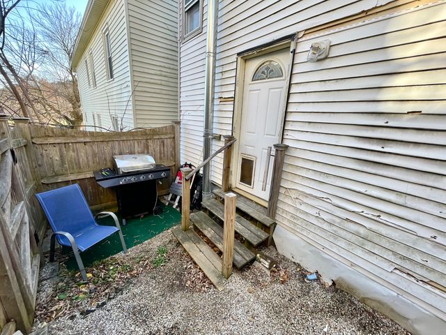 8 Oak Street, Winchester, CT 06098