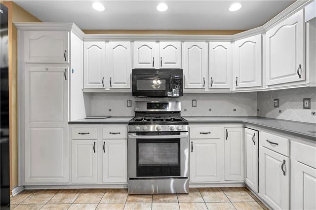 4520 Forest Green Drive, Sugar Hill, GA 30518