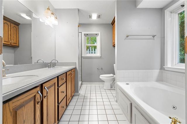 4520 Forest Green Drive, Sugar Hill, GA 30518