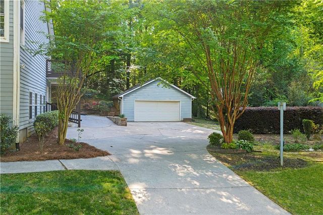 4520 Forest Green Drive, Sugar Hill, GA 30518