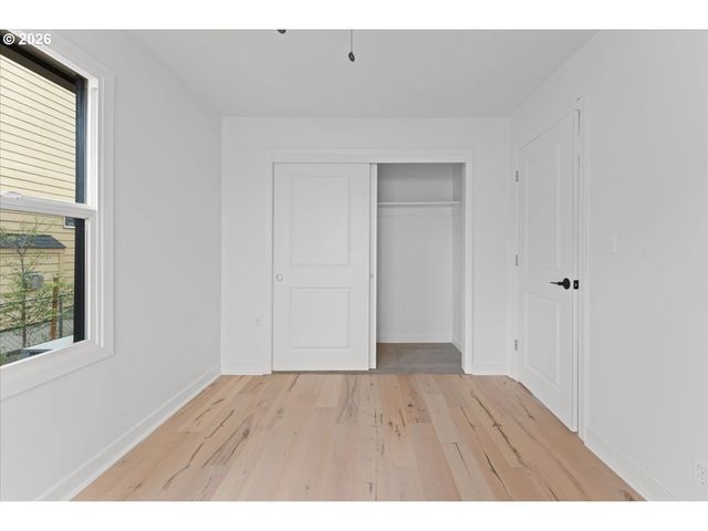 7005 Se LEXINGTON St, Portland, OR 97206