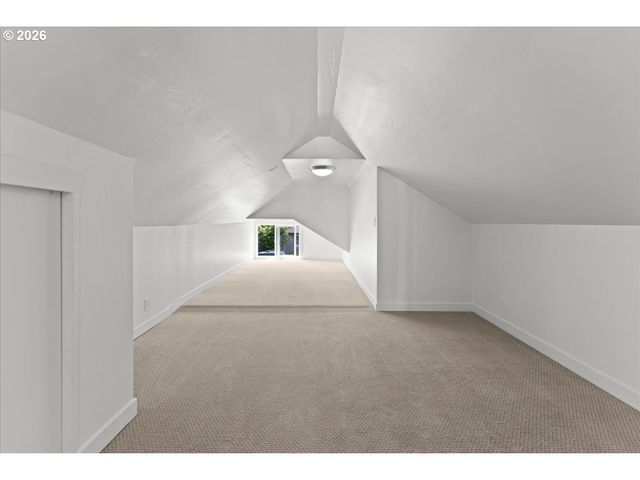7005 Se LEXINGTON St, Portland, OR 97206