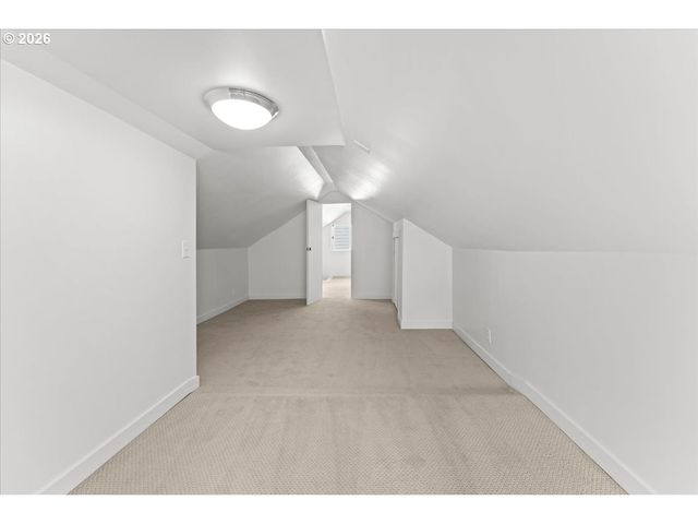 7005 Se LEXINGTON St, Portland, OR 97206