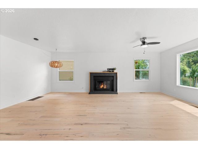 7005 Se LEXINGTON St, Portland, OR 97206