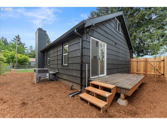 7005 Se LEXINGTON St, Portland, OR 97206