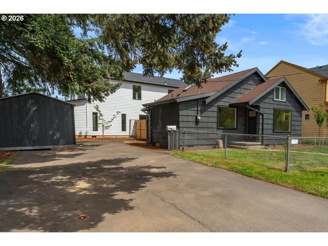 7005 Se LEXINGTON St, Portland, OR 97206