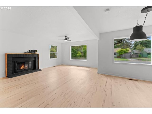 7005 Se LEXINGTON St, Portland, OR 97206