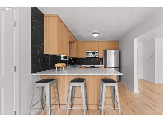 7005 Se LEXINGTON St, Portland, OR 97206