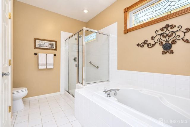 33 George W Helme Drive, Helmetta, NJ 08828