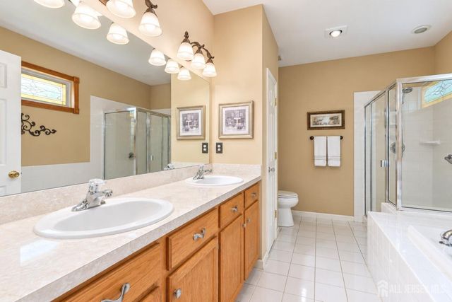 33 George W Helme Drive, Helmetta, NJ 08828