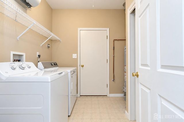 33 George W Helme Drive, Helmetta, NJ 08828