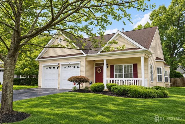 33 George W Helme Drive, Helmetta, NJ 08828