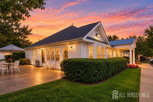 33 George W Helme Drive, Helmetta, NJ 08828