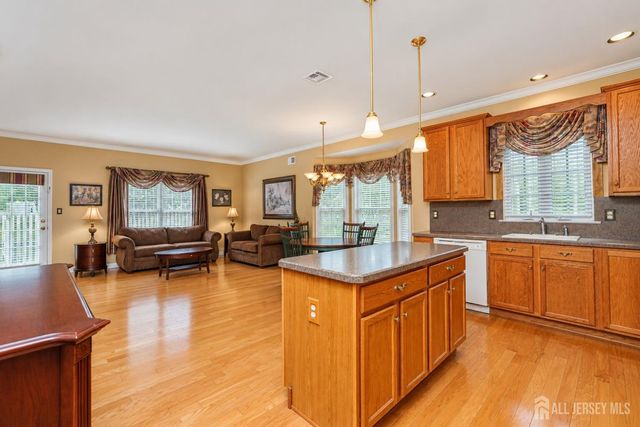 33 George W Helme Drive, Helmetta, NJ 08828
